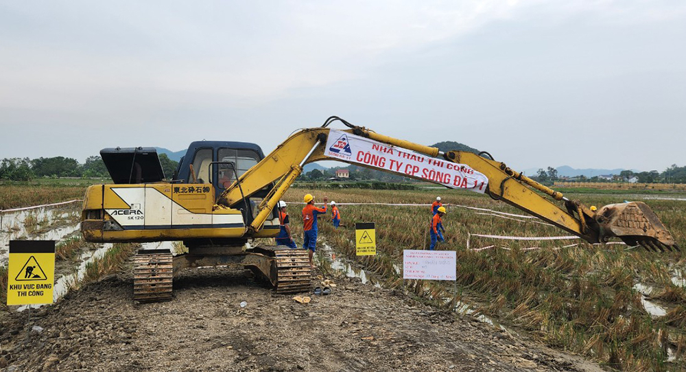 khan truong thi cong duong day 500 kv nam dinh i  thanh hoa hinh 2