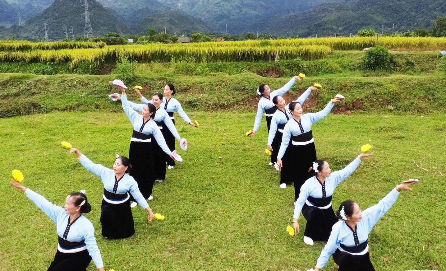 son la san sang cho ngay hoi du lich van hoa huyen phu yen hinh 1