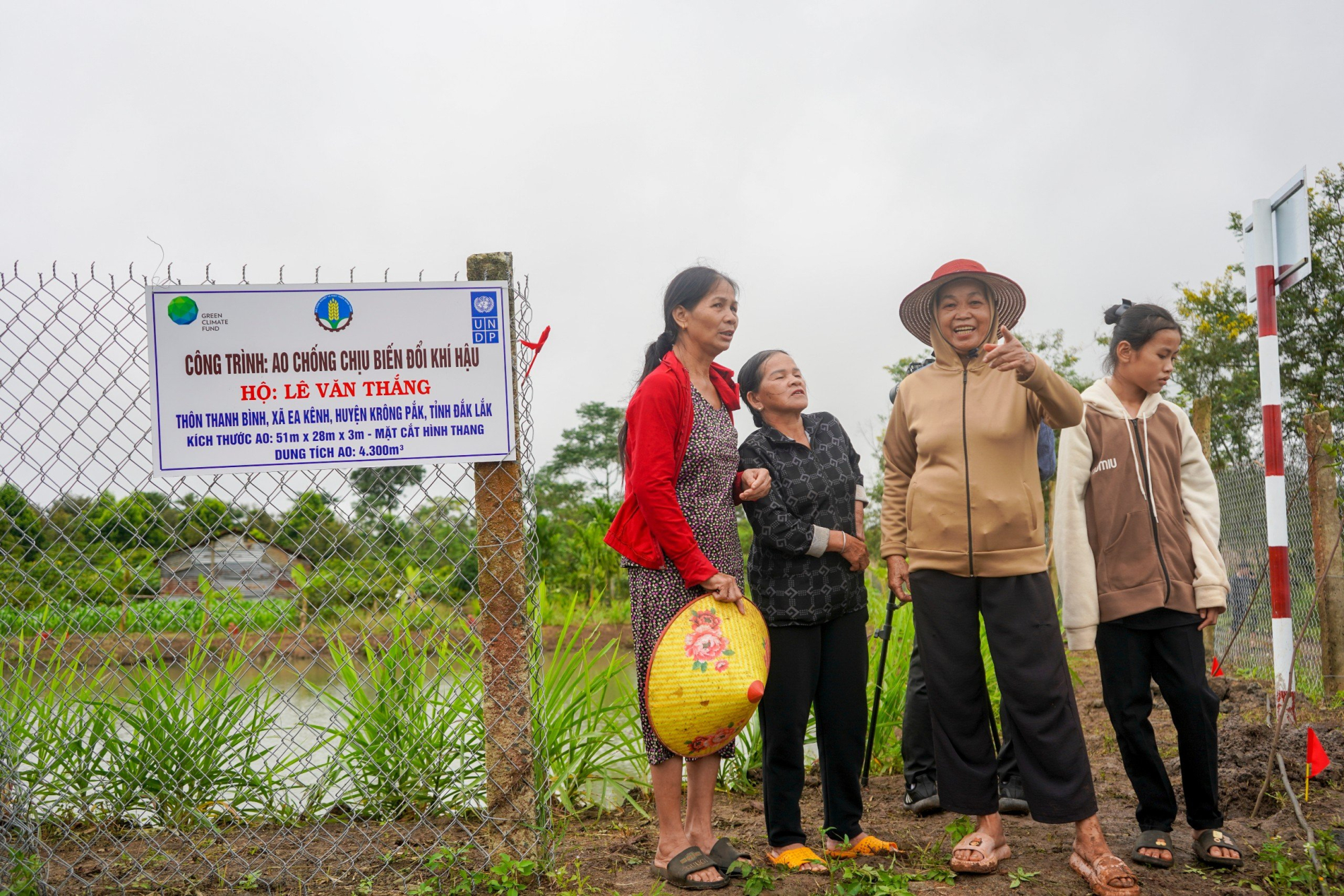 dak lak da ban giao 70 260 ao chong chiu bien doi khi hau ho tro nong dan ung pho mua kho hinh 2