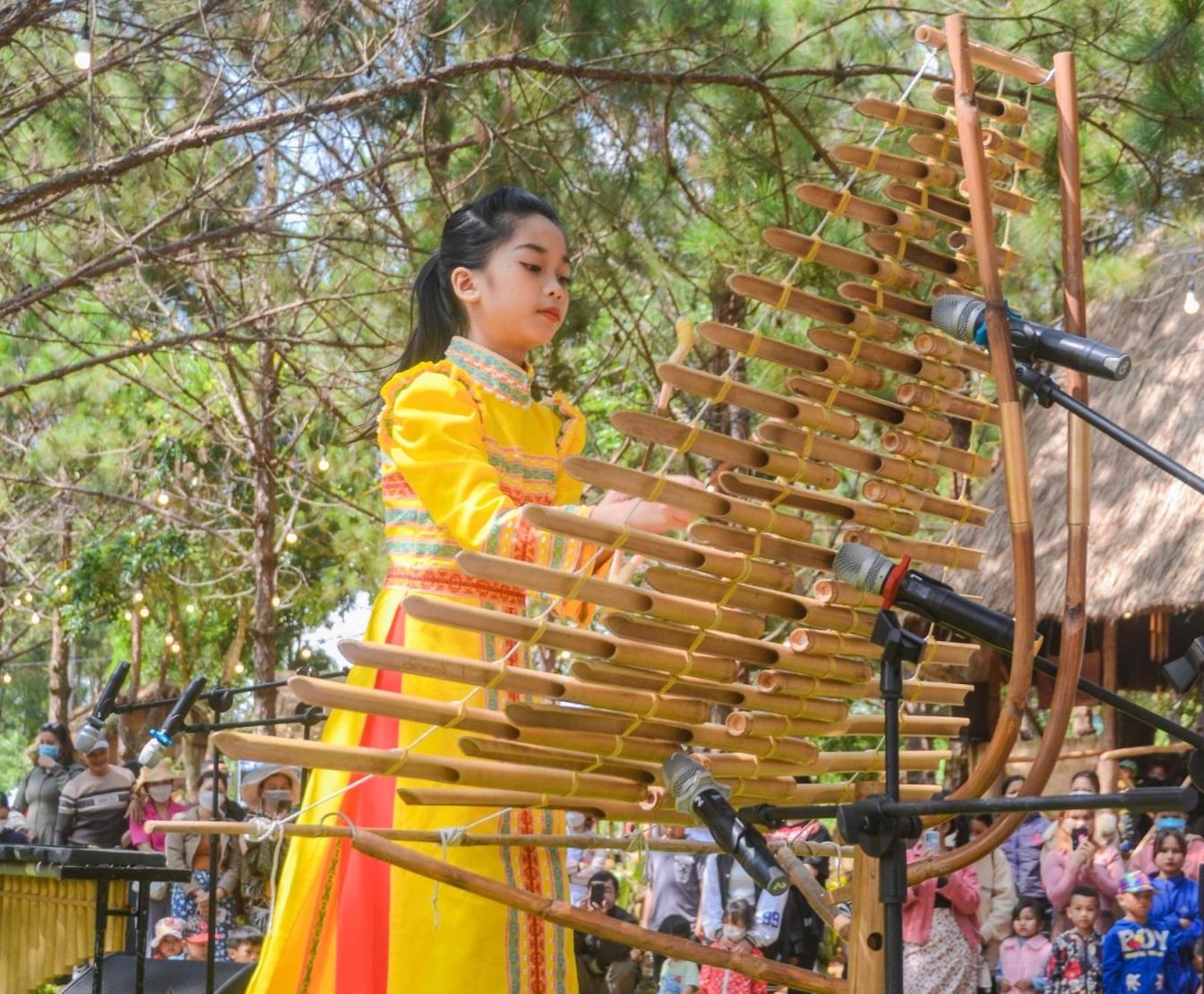 tai nang nhi biet danh nhieu loai nhac cu dan toc o kon tum hinh 2