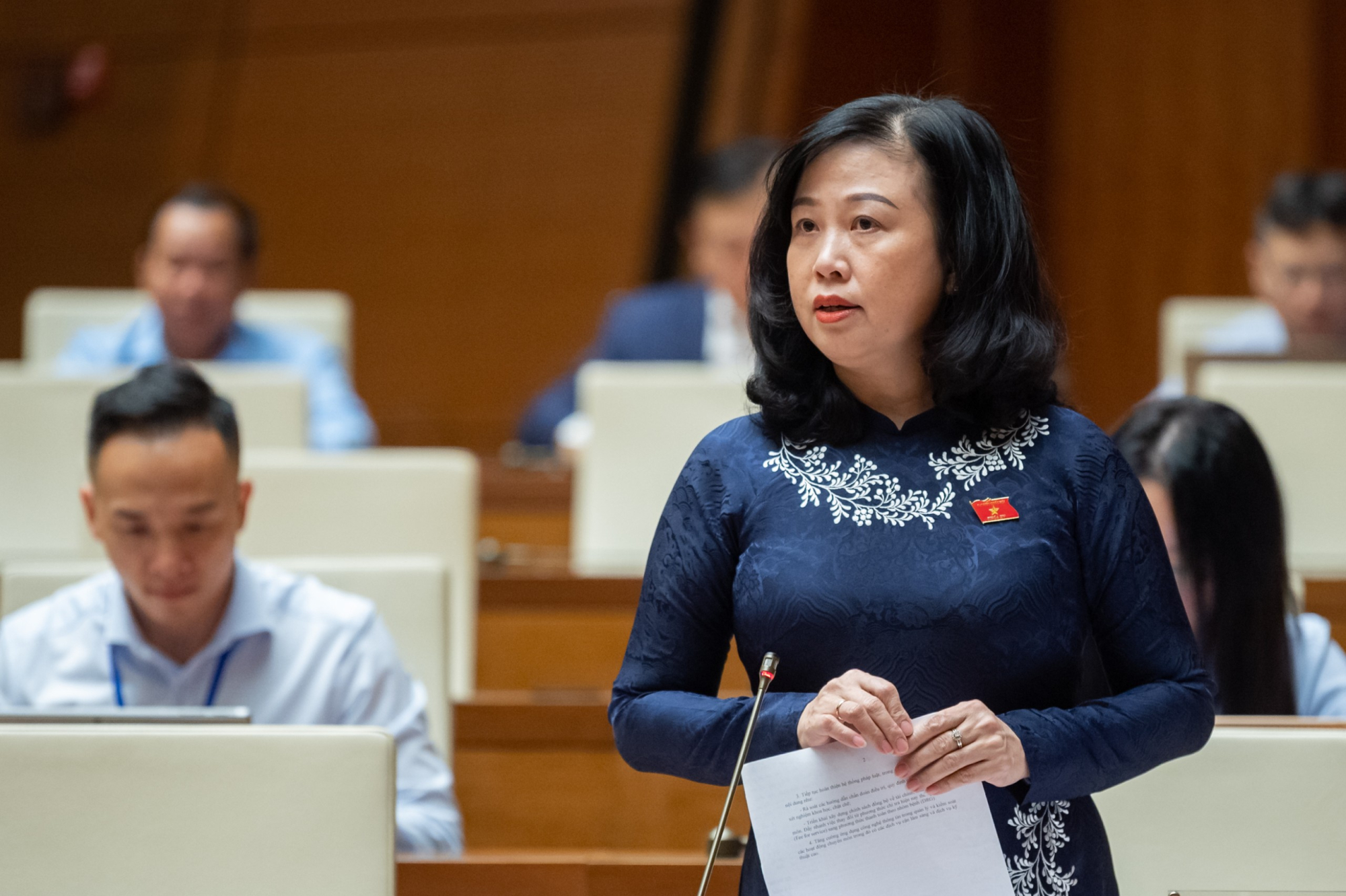 can giai quyet kip thoi tinh trang benh nhan dong bao hiem nhung khi kham chua benh van phai mua thuoc ben ngoai hinh 1