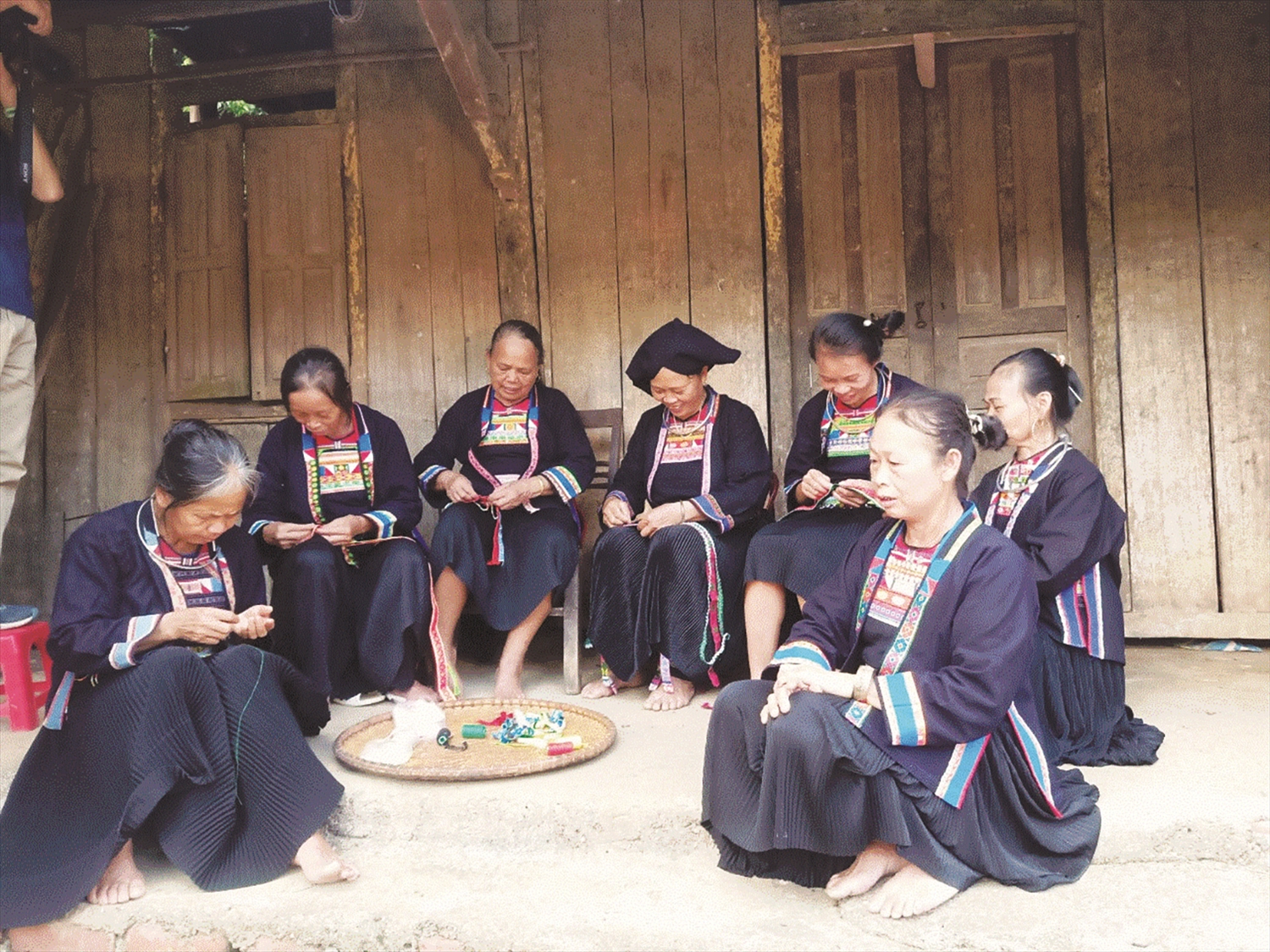 cao bang bao ton tieng noi chu viet cua dong bao dan toc thieu so hinh 1