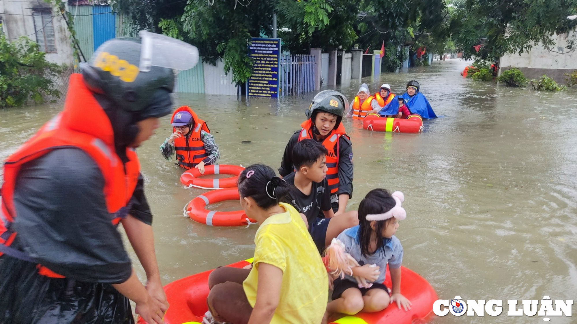 da nang cho hoc sinh nghi hoc cong an san sang 100 quan so ung pho mua lu hinh 1