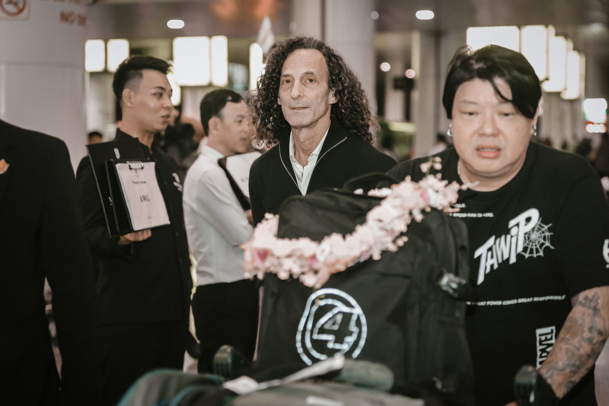 kenny g den ha noi mang theo chiec ken dac biet de dau gia hinh 1