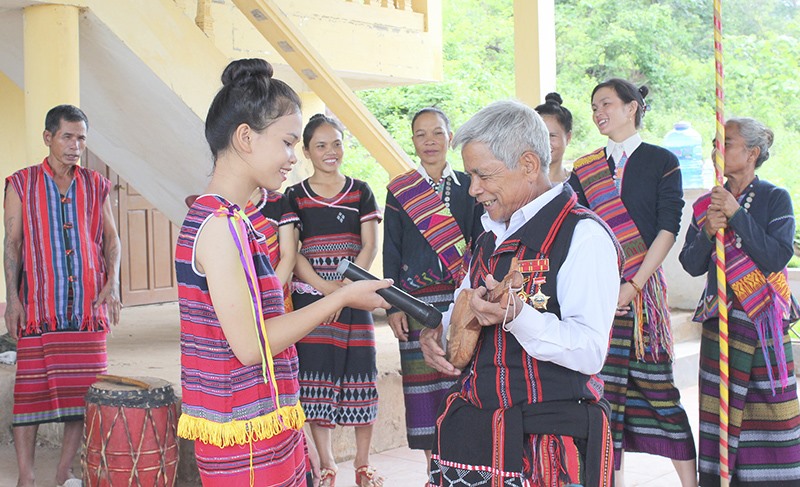 khai thac tiem nang loi the de phat trien du lich tinh quang tri hinh 2