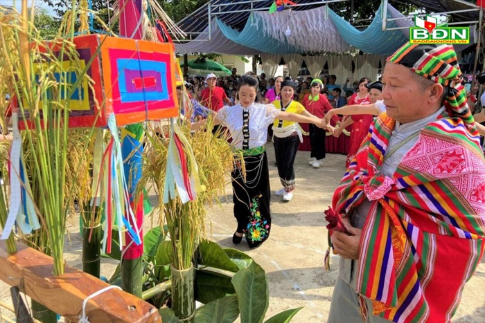 dak nong phuc dung le hoi kin khau mo cua nguoi thai hinh 1