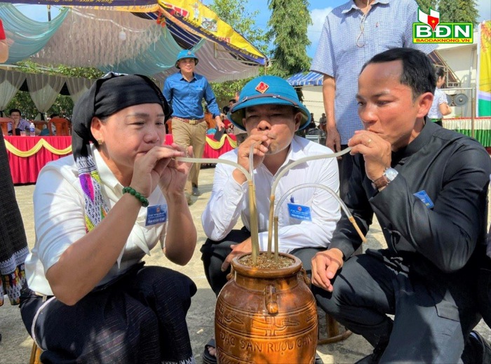 dak nong phuc dung le hoi kin khau mo cua nguoi thai hinh 3