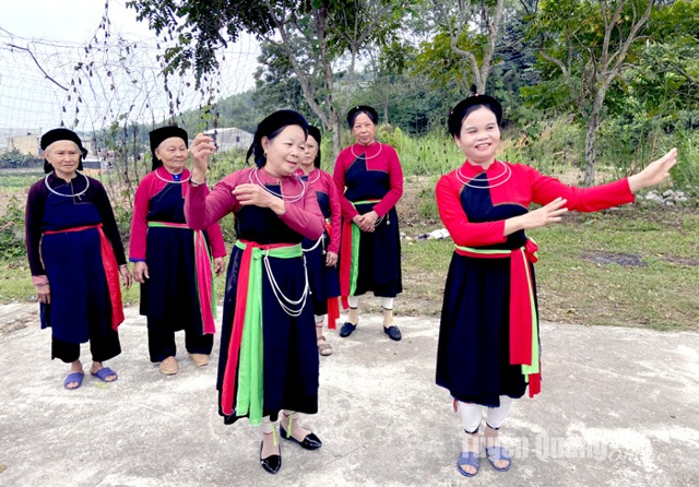 tuyen quang phat huy gia tri nghe thuat mua dan toc cao lan hinh 4