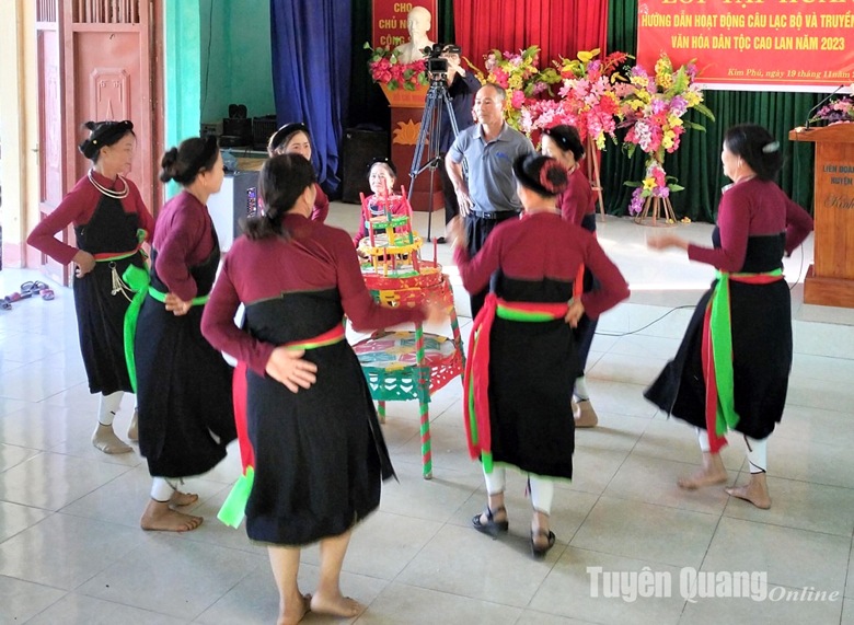 tuyen quang phat huy gia tri nghe thuat mua dan toc cao lan hinh 5