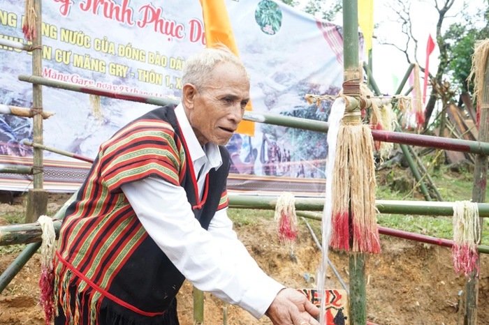 doc dao le cung mang nuoc cua nguoi ca dong hinh 2