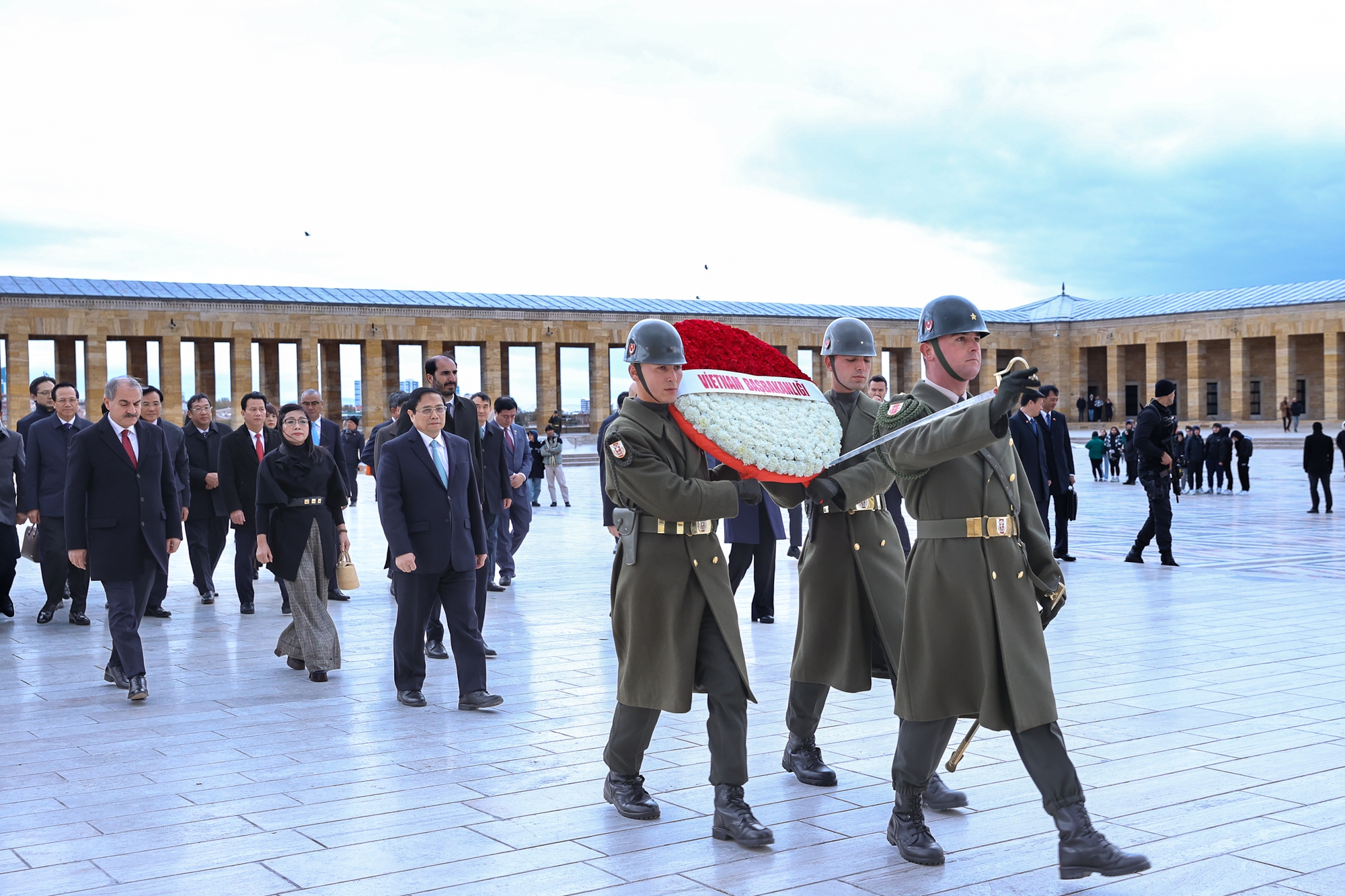 thu tuong pham minh chinh vieng co tong thong mustafa kemal ataturk  nguoi cha cua dat nuoc tho nhi ky hien dai hinh 3