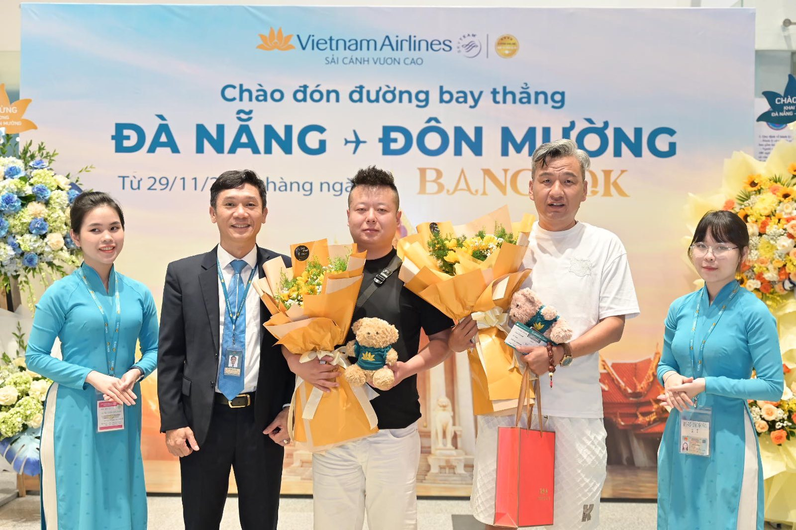 vietnam airlines khai truong duong bay da nang don muong hinh 4