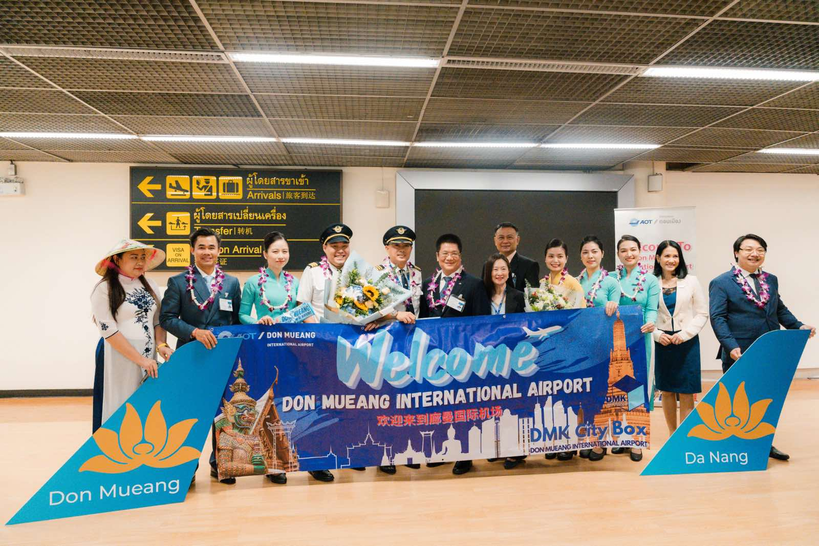 vietnam airlines khai truong duong bay da nang don muong hinh 8