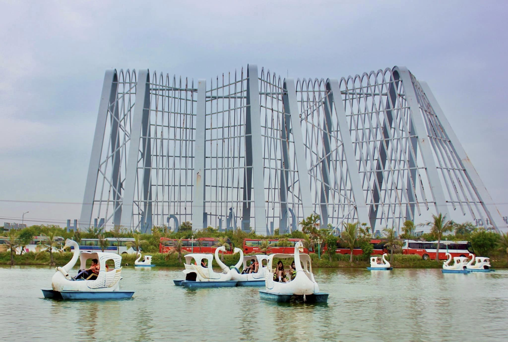 du lich quang ninh phan dau la diem du lich hang dau quoc gia hinh 1