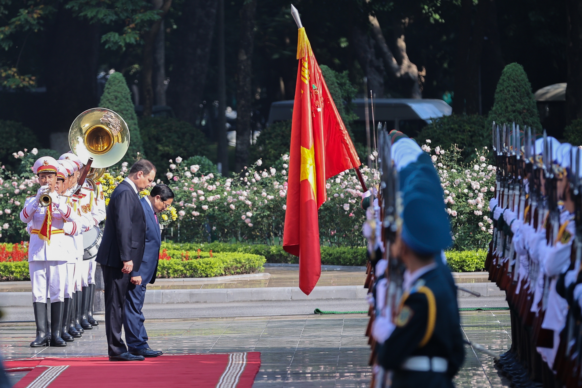 thu tuong pham minh chinh chu tri le don chinh thuc thu tuong cong hoa belarus roman golovchenko hinh 2