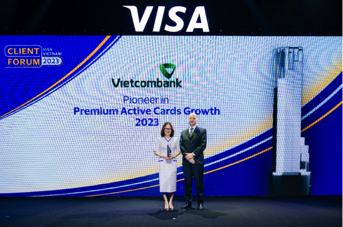 vietcombank duoc visa vinh danh 12 hang muc giai thuong quan trong trong hoat dong the nam 2023 hinh 2