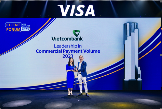 vietcombank duoc visa vinh danh 12 hang muc giai thuong quan trong trong hoat dong the nam 2023 hinh 3
