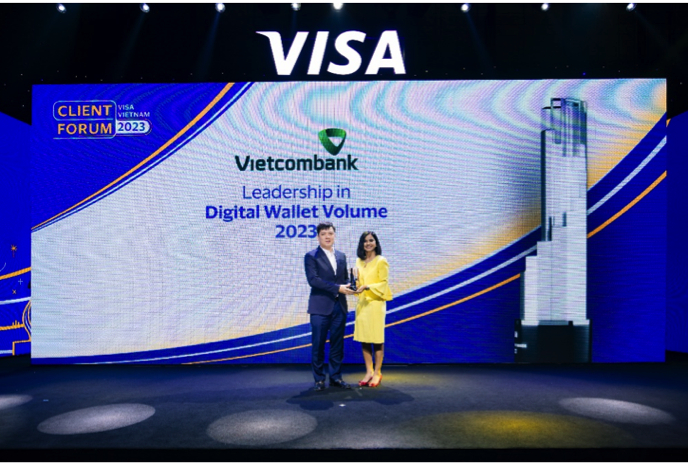 vietcombank duoc visa vinh danh 12 hang muc giai thuong quan trong trong hoat dong the nam 2023 hinh 1