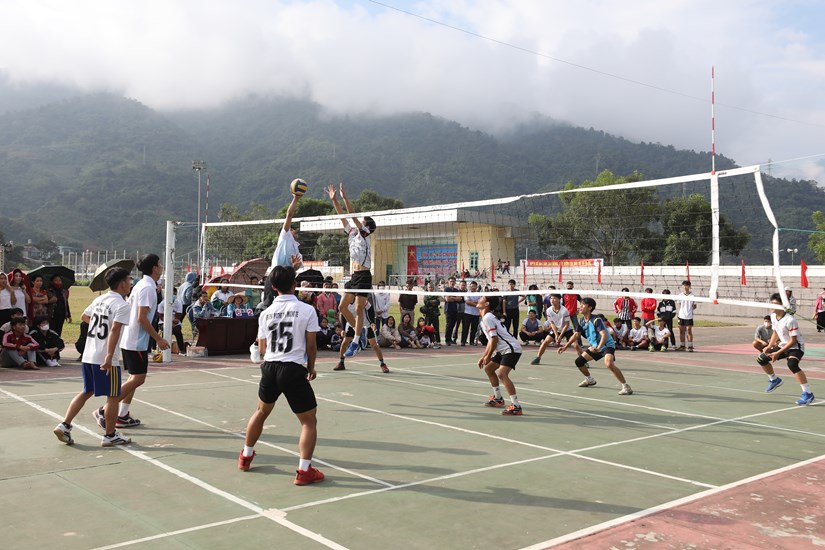 lung linh sac mau van hoa cac dan toc noi thuong nguon song da hinh 18