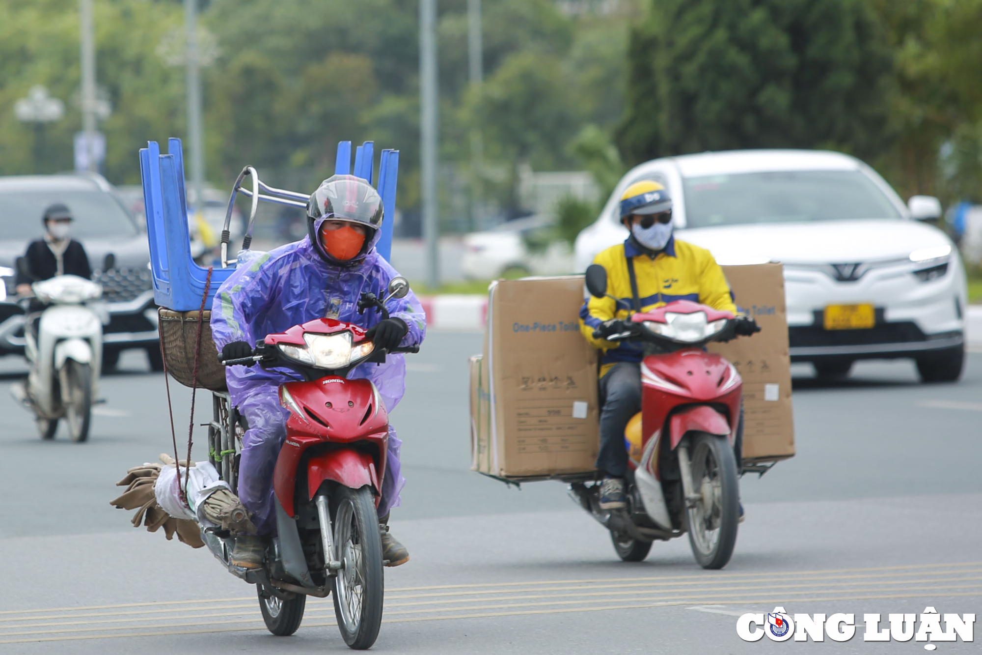 nguoi dan ha noi mac kin ao am ao mua ra duong trong thoi tiet gia ret hinh 2