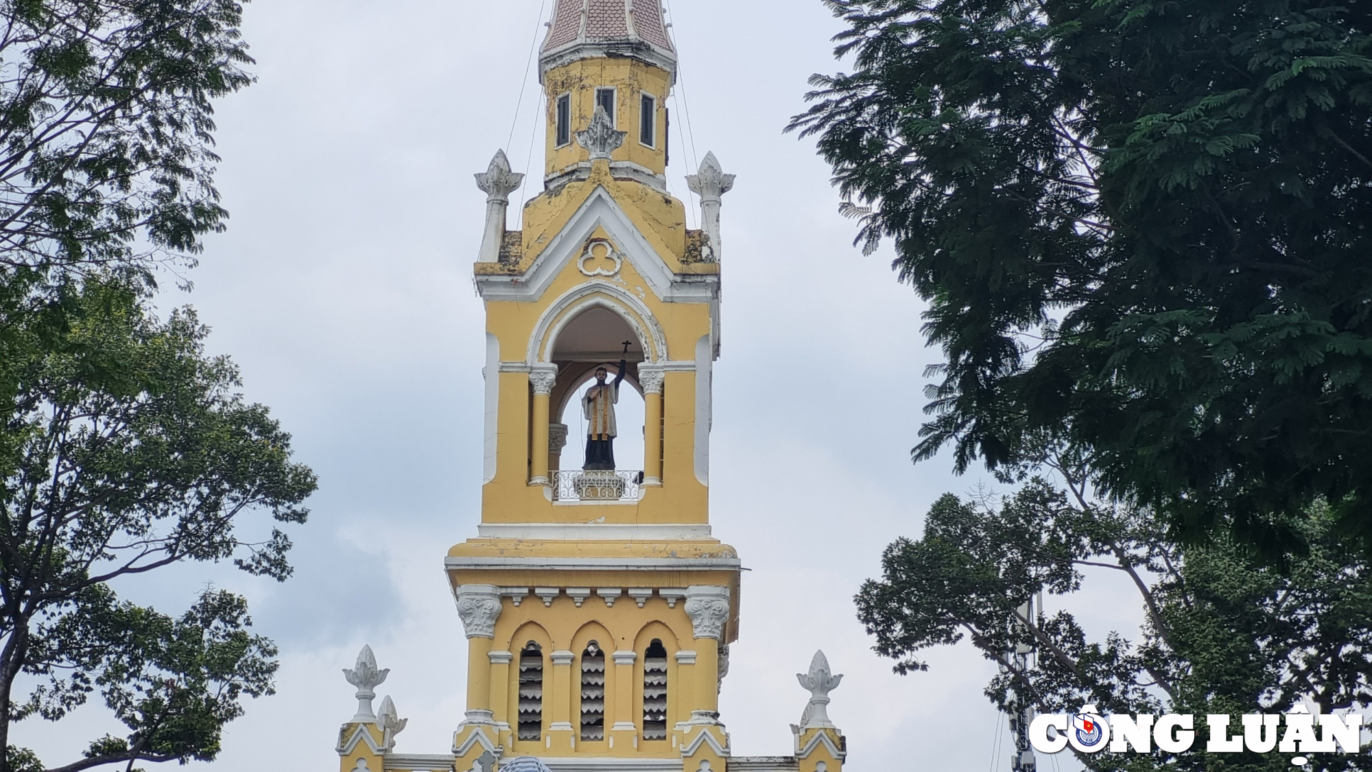 5 nha tho hang tram tuoi nguoi dan tp hcm khong the bo lo dip giang sinh hinh 11