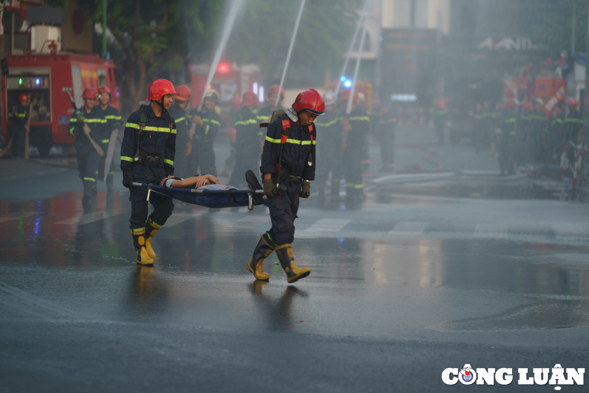 tp hcm 4000 nguoi dien tap chua chay o metro ben thanh  suoi tien hinh 5