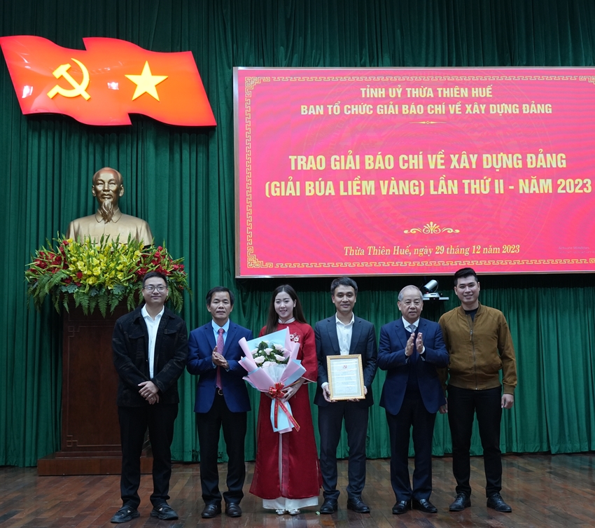 thua thien hue trao giai bao chi bua liem vang lan thu ii nam 2023 hinh 1