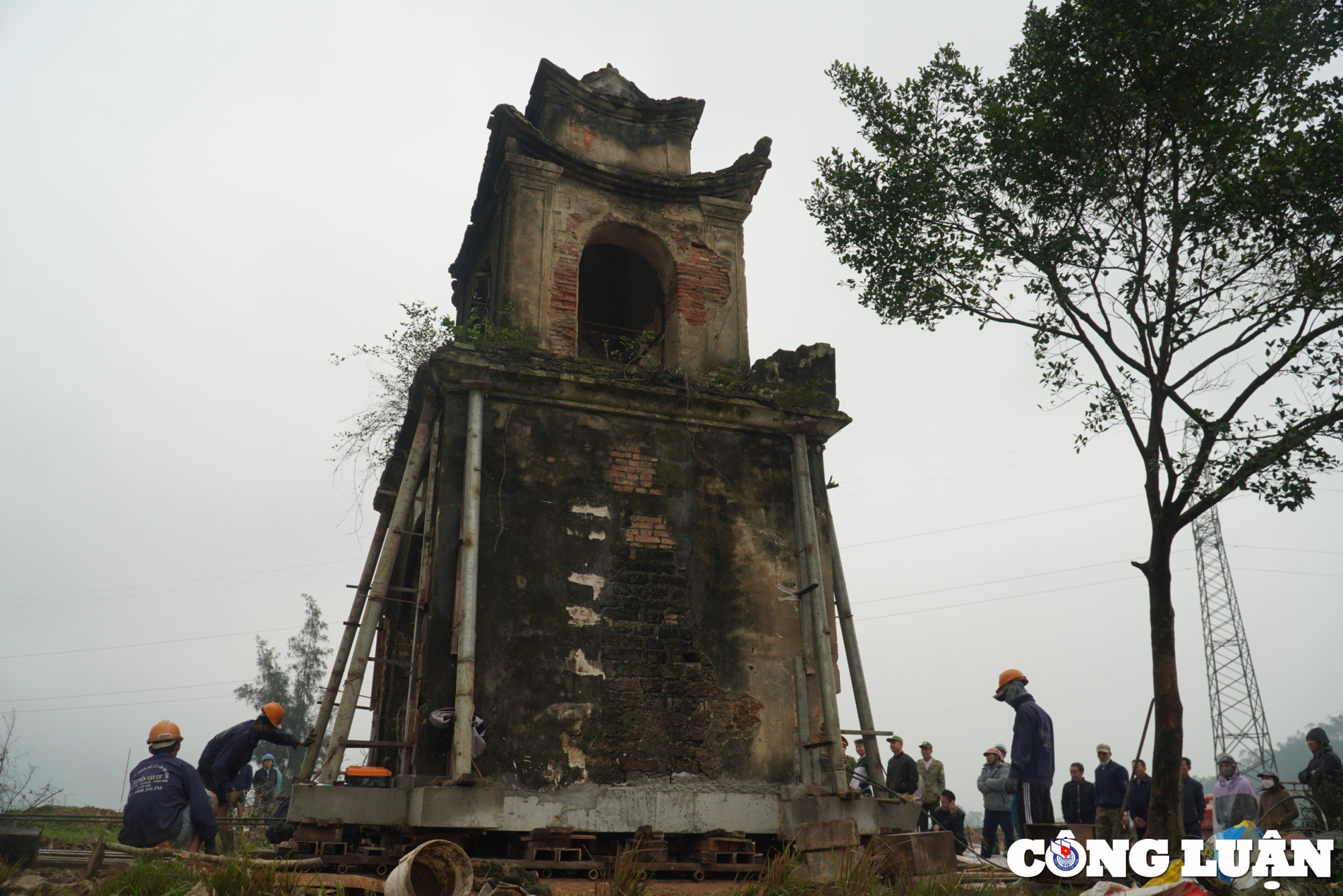 can canh than den di doi cong den hon 200 nam tuoi o ha tinh hinh 8