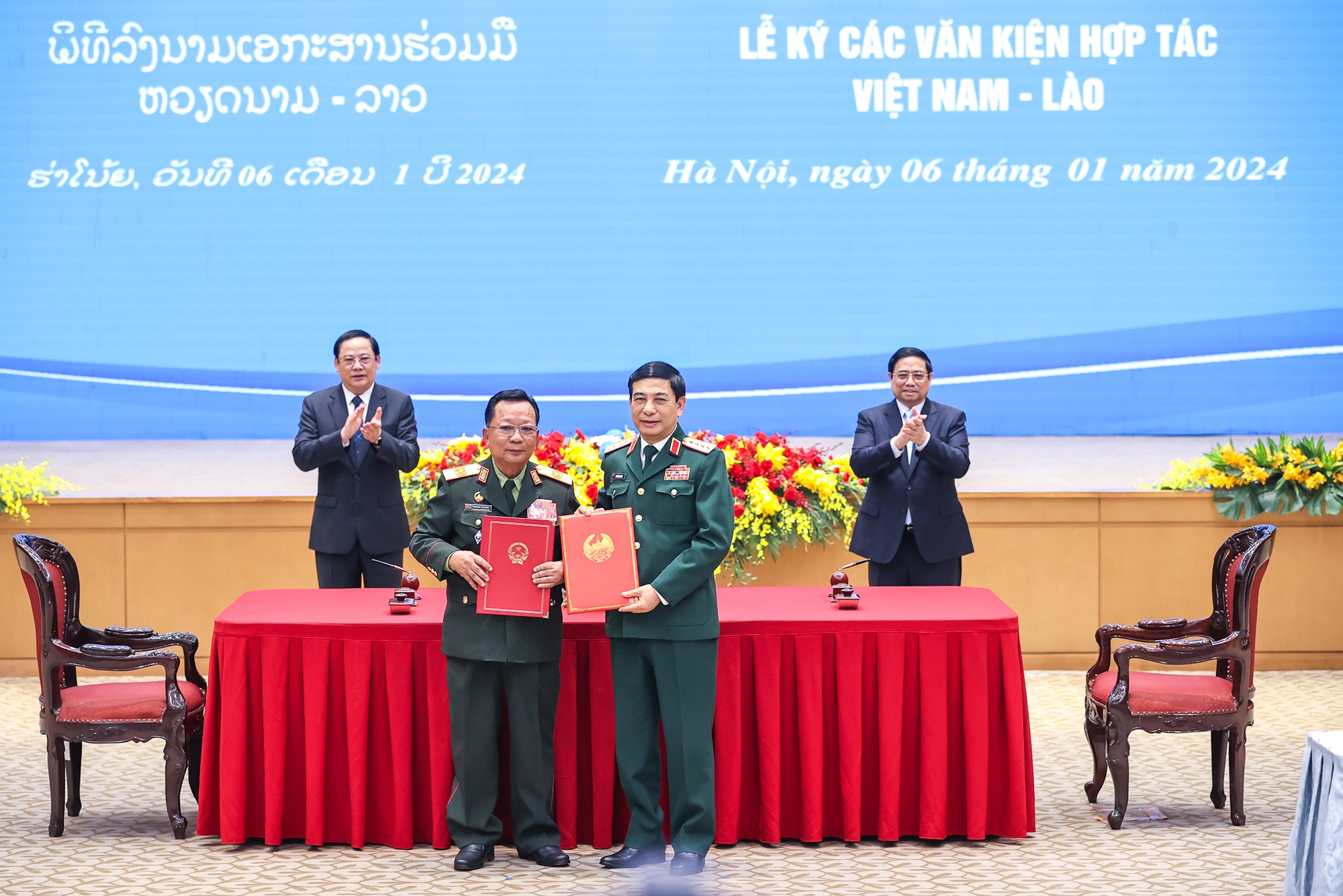 viet nam va lao ky ket nhieu van kien hop tac quan trong hinh 1