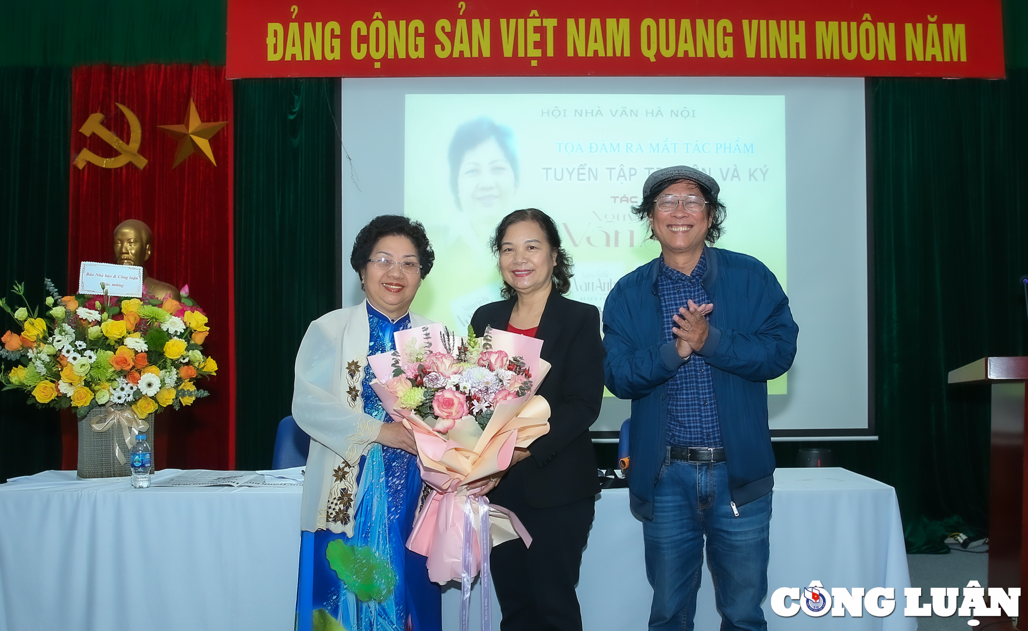 ra mat tuyen tap truyen va ky cua nha bao nha van nguyen thi van anh hinh 10