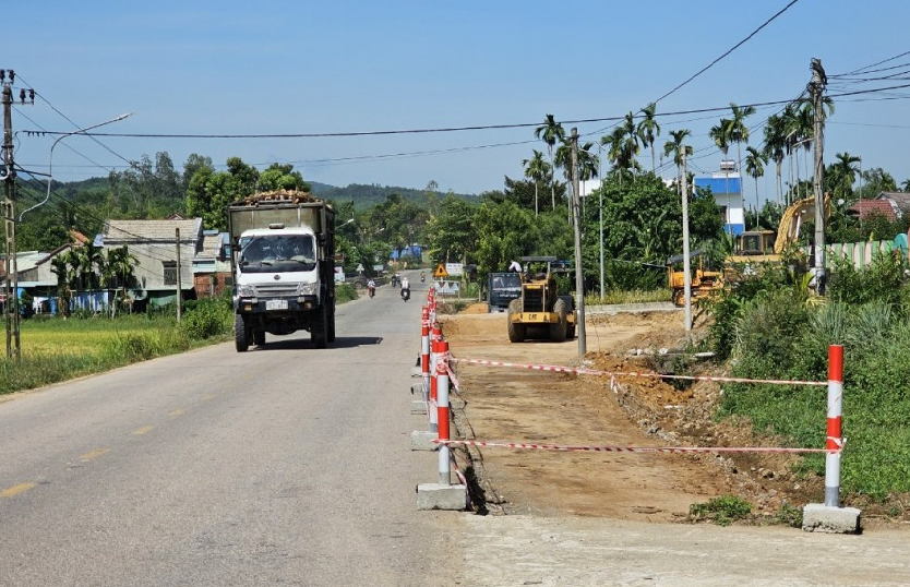 som dau tu nang cap mo rong quoc lo 14e phuc vu nguoi dan di lai hinh 1