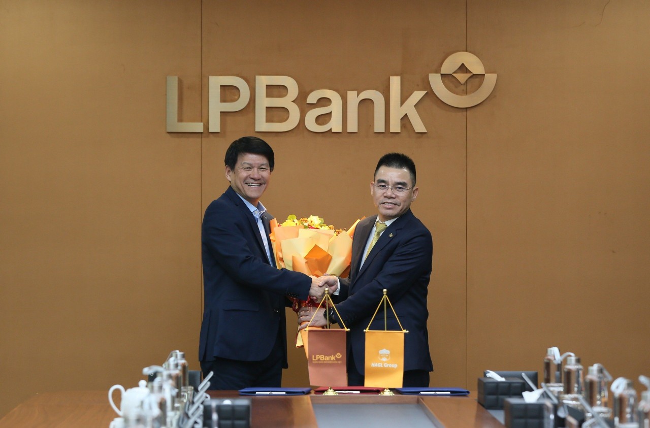 ong vu tien thanh tro thanh tan hlv truong clb bong da lpbank hoang anh gia lai hinh 2