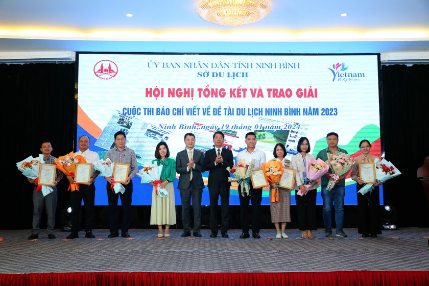 gan 100 tac pham du thi viet ve du lich ninh binh hinh 1