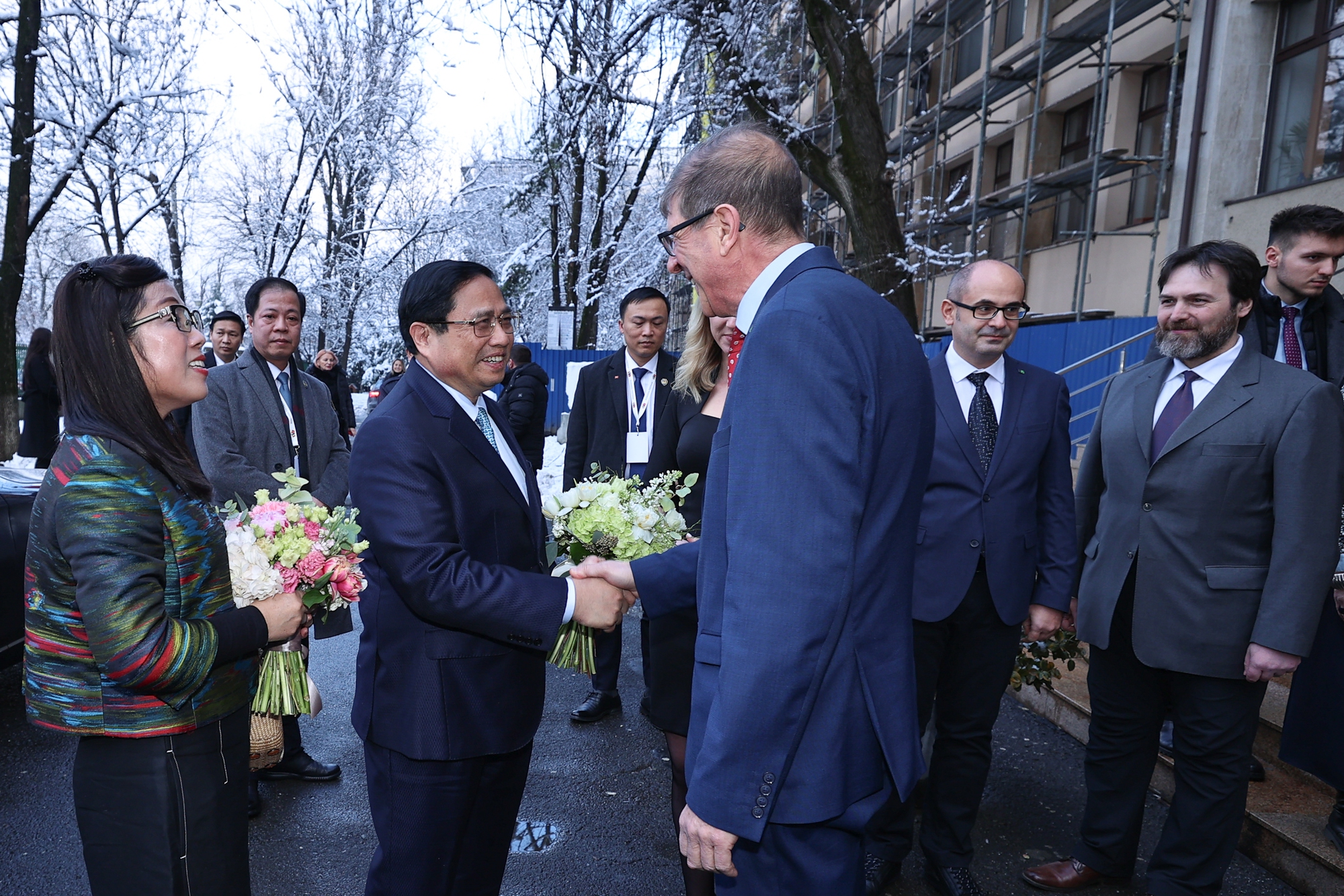 thu tuong pham minh chinh ve tham lai truong xua  noi gan bo thoi sinh vien tai romania hinh 1