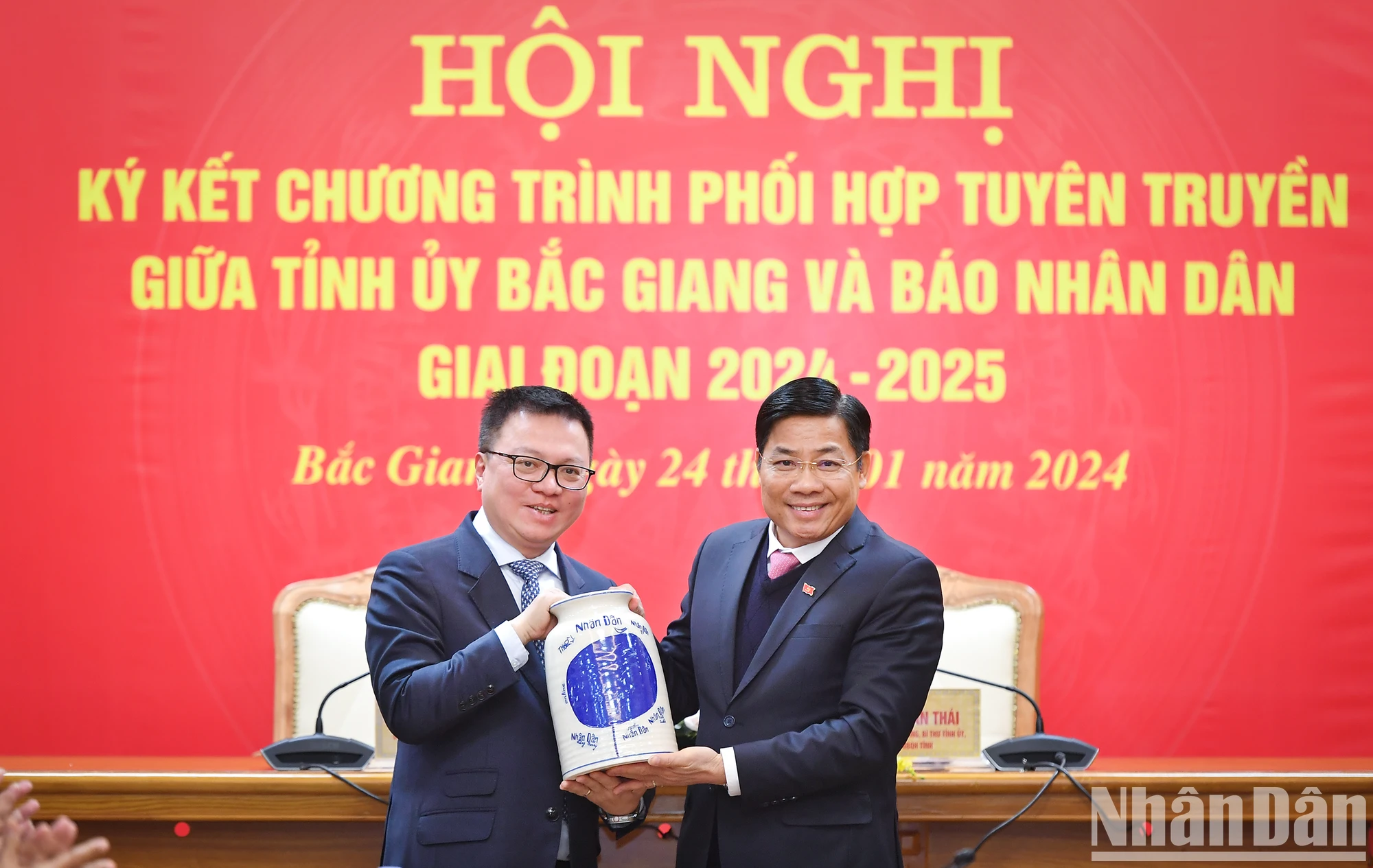 bao nhan dan va tinh uy bac giang ky ket chuong trinh phoi hop tuyen truyen giai doan 2024 2025 hinh 3