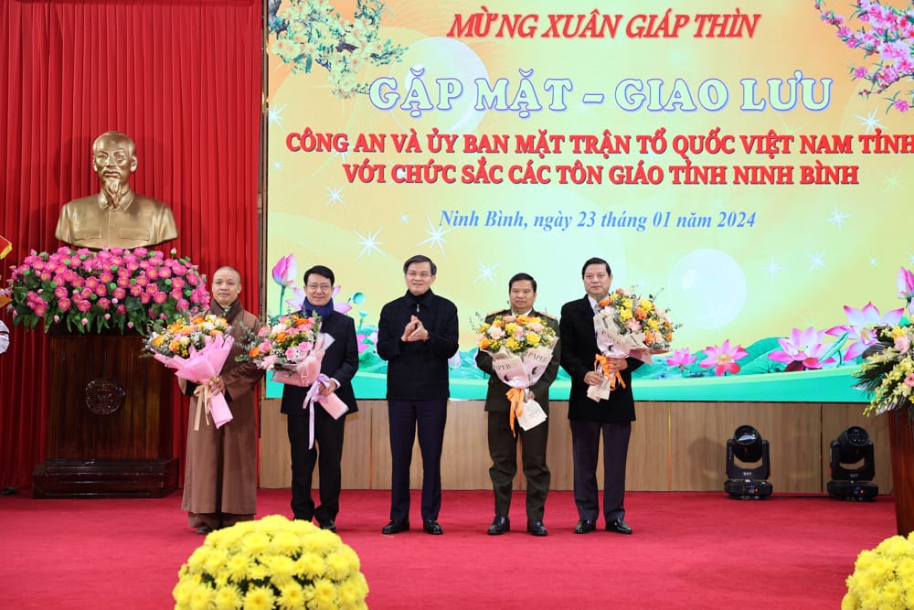 ninh binh gan bo doan ket thau hieu giua chinh quyen voi cac ton giao hinh 1