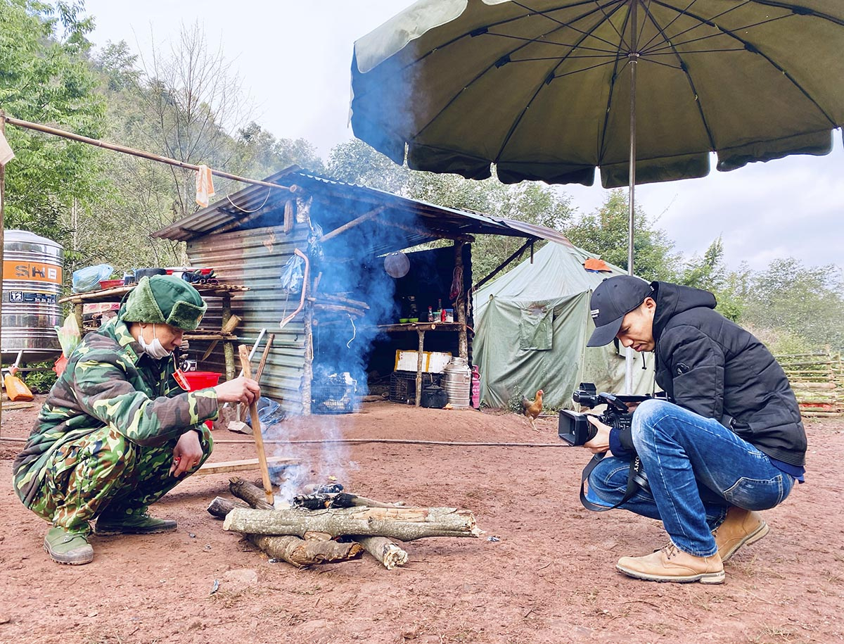 tet den roi nha bao oi chill thoi hinh 2