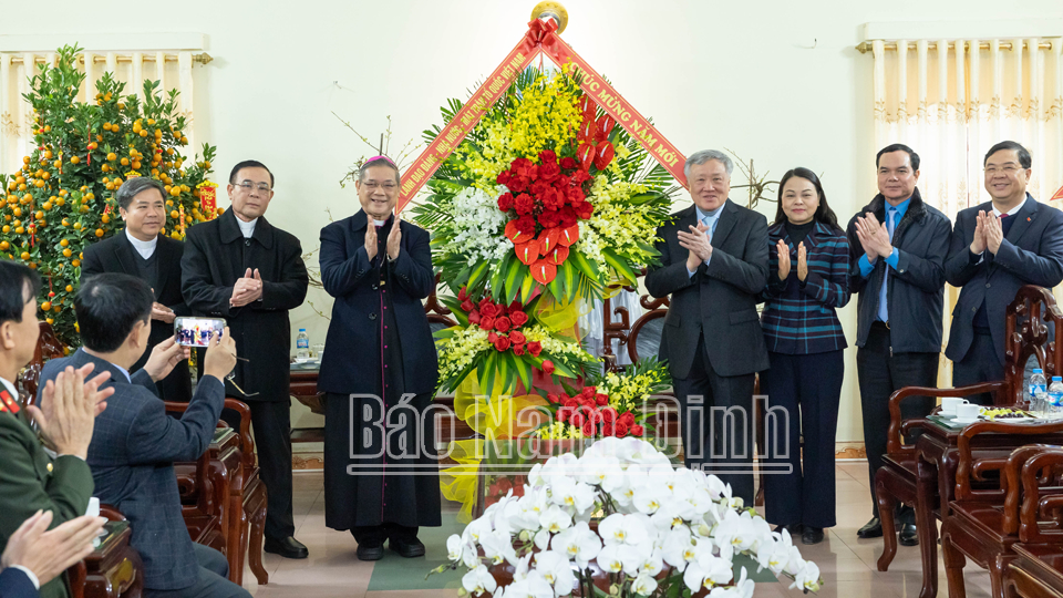 bi thu trung uong dang chanh an tand toi cao nguyen hoa binh tham chuc tet tinh nam dinh hinh 4