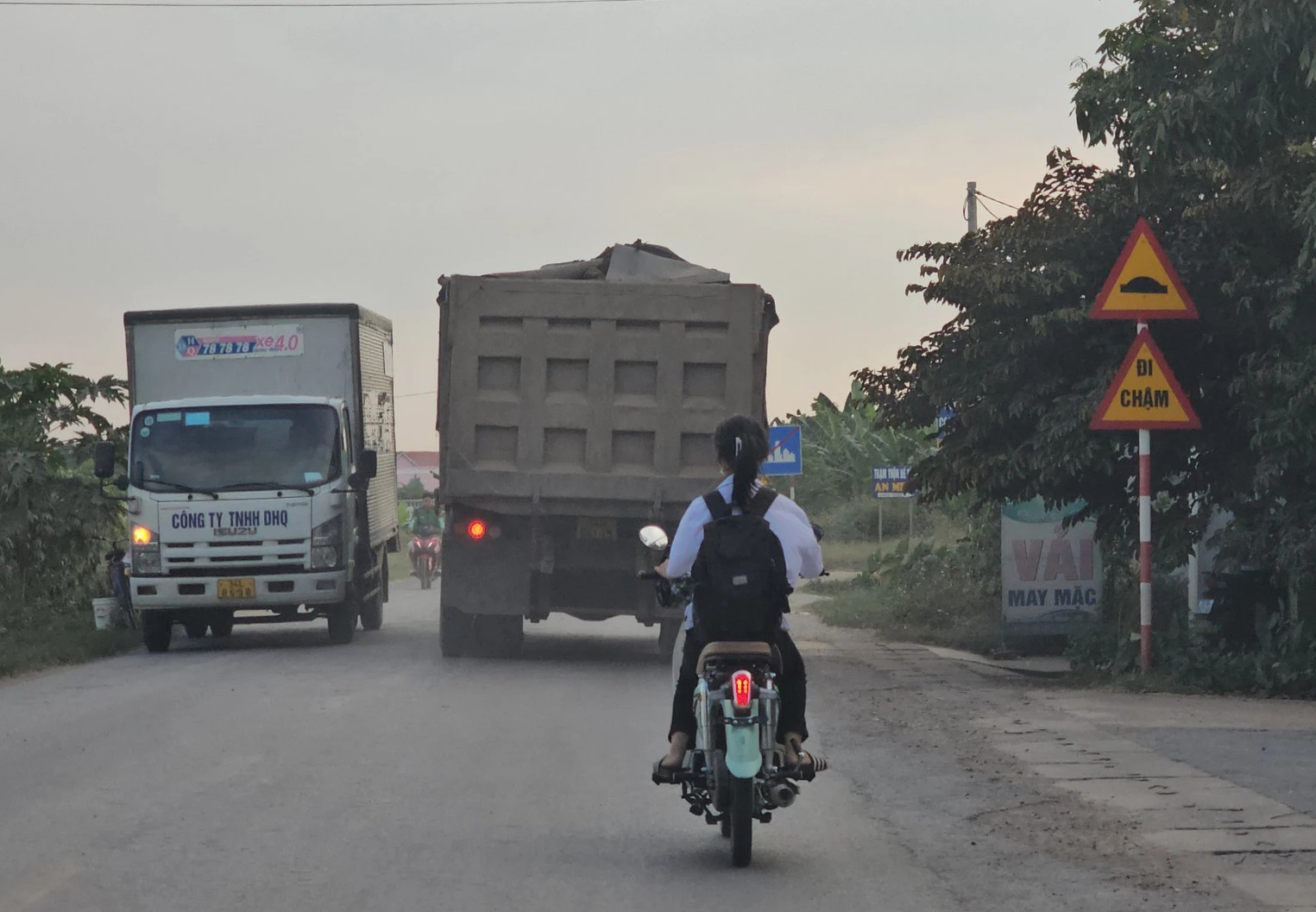 chua bo tri duoc nguon von de nang cap quoc lo 17b doan qua dia ban huyen kim thanh hai duong hinh 1