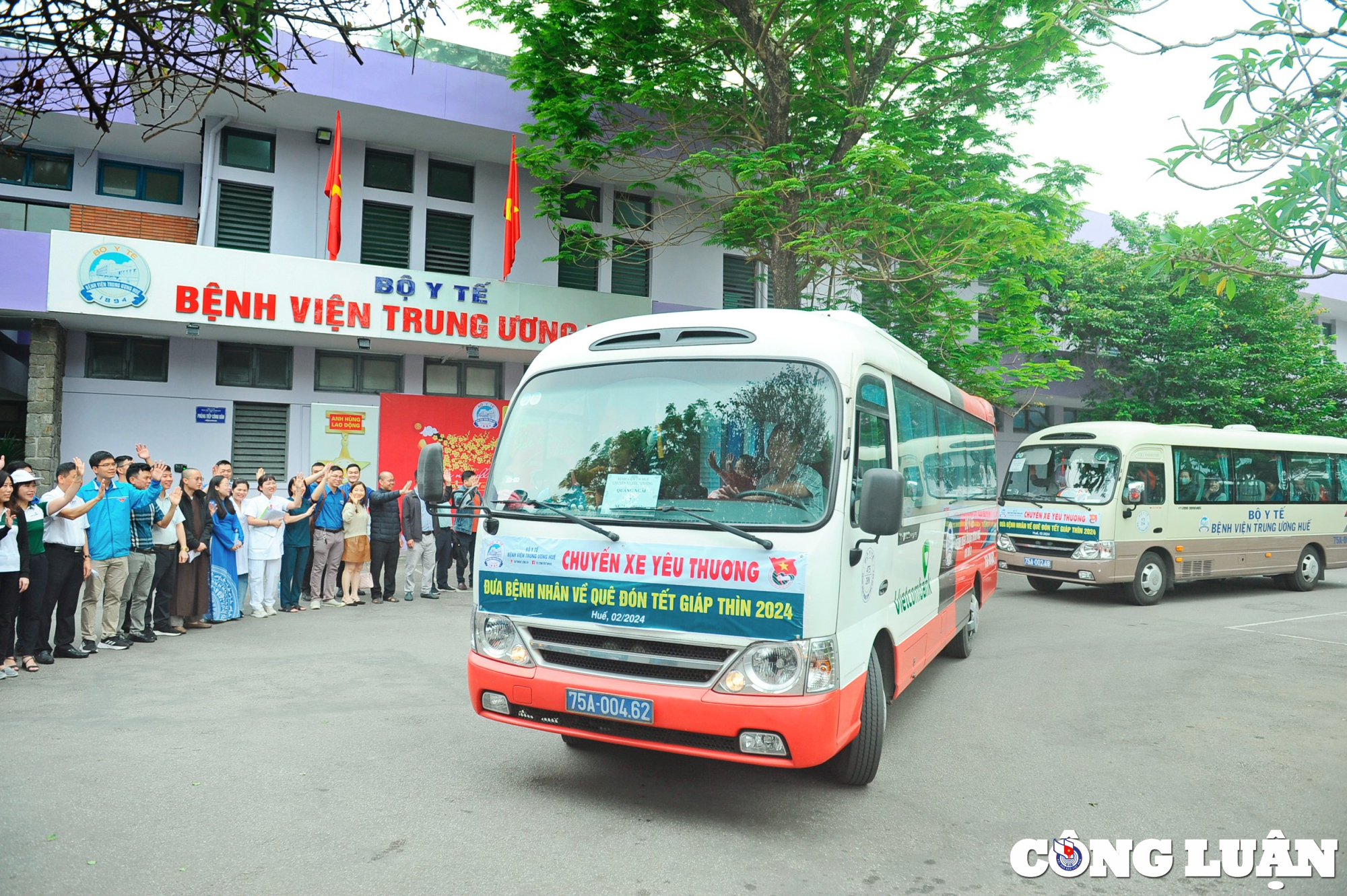 benh vien trung uong hue dua benh nhan co hoan canh kho khan ve que don tet hinh 1