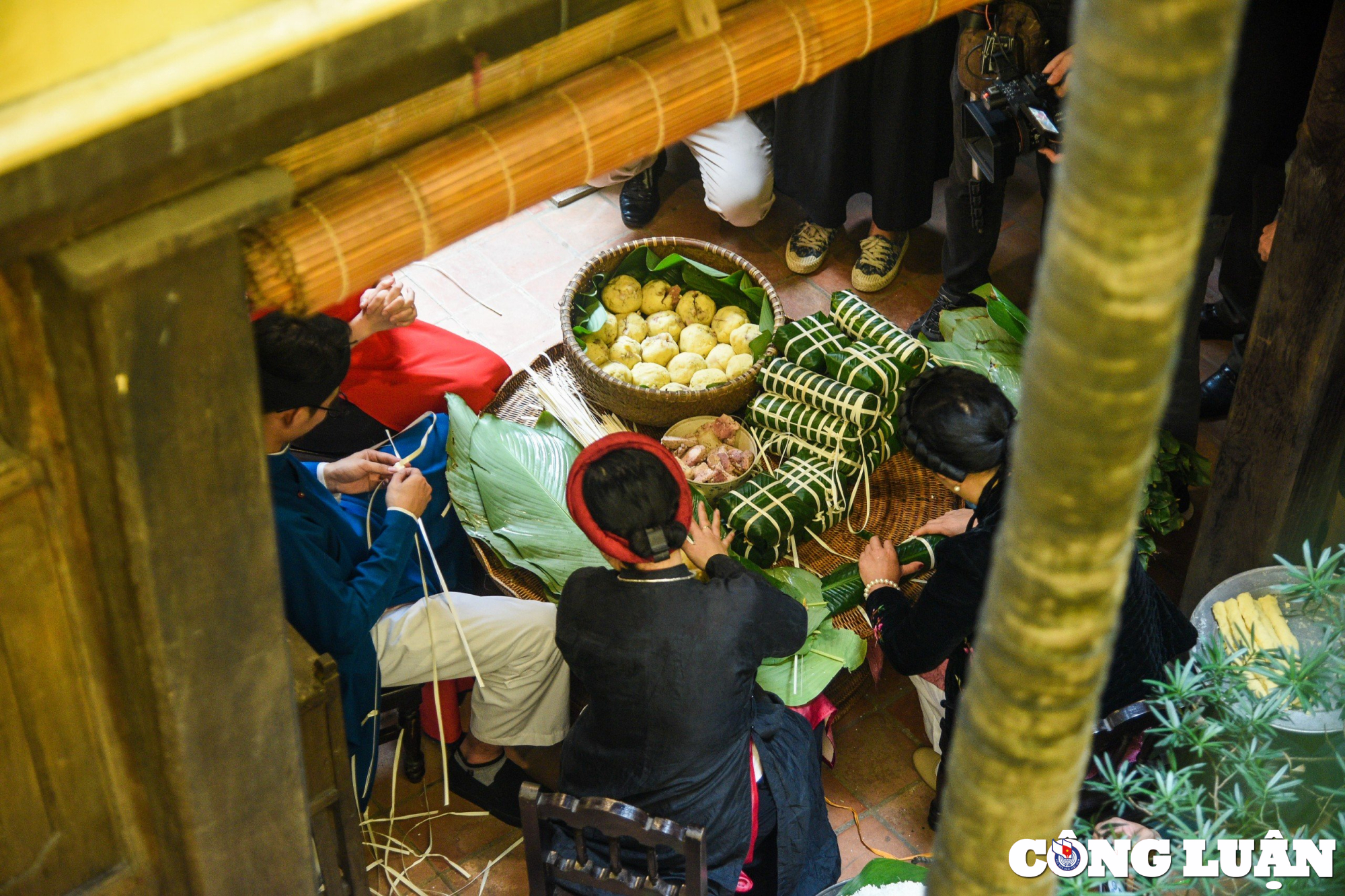 trai nghiem goi banh chung tai ngoi nha di san hinh 1