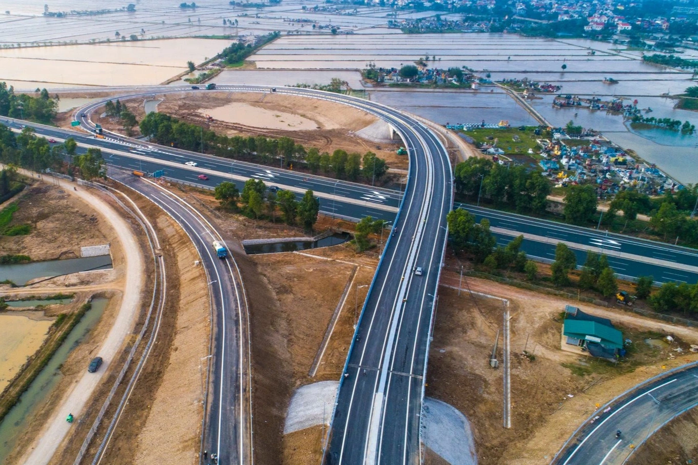 hai duong thong xe nut giao noi voi cao toc ha noi  hai phong hinh 3