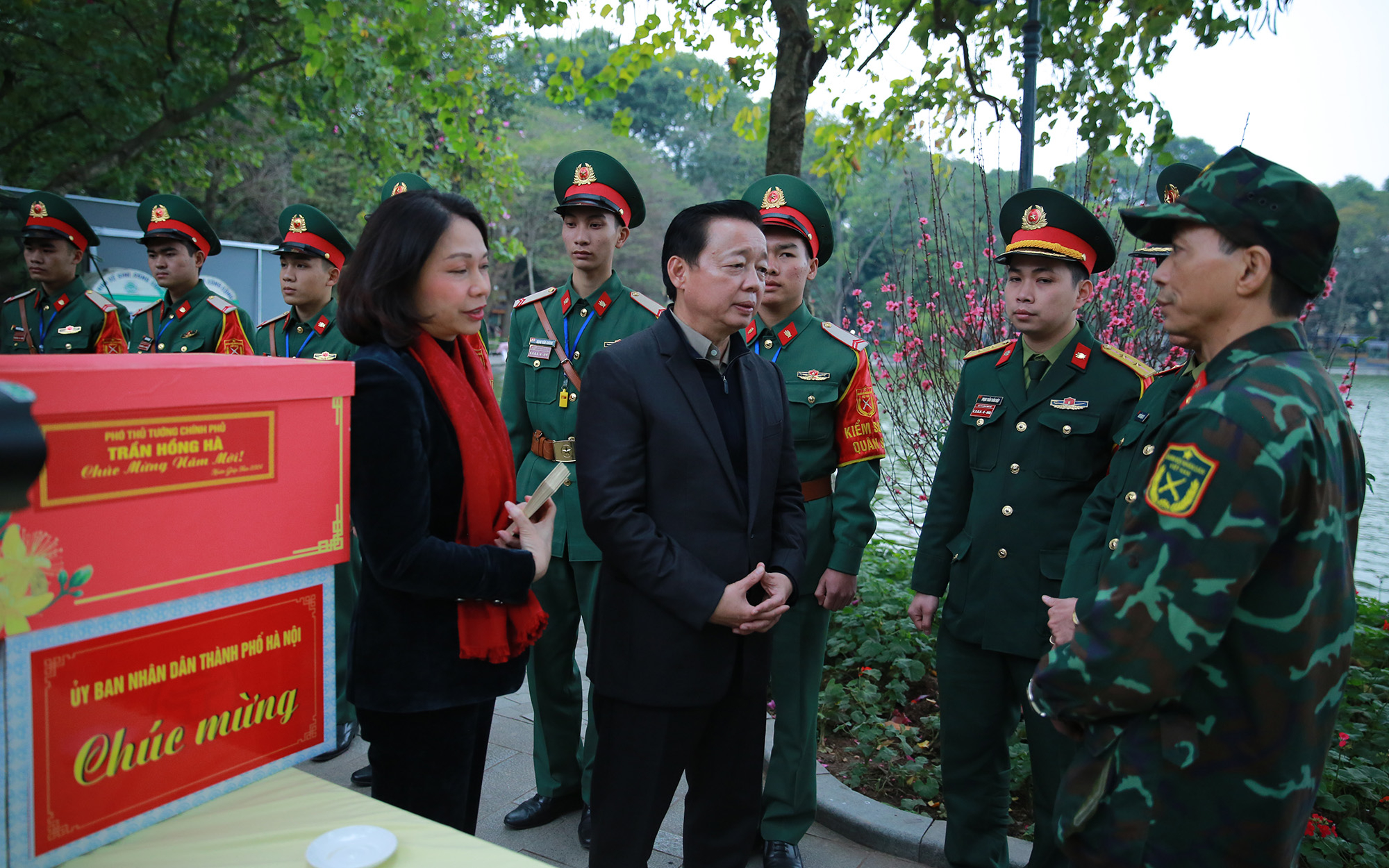 pho thu tuong chinh phu tran hong ha tham chuc tet tai ha noi hinh 6