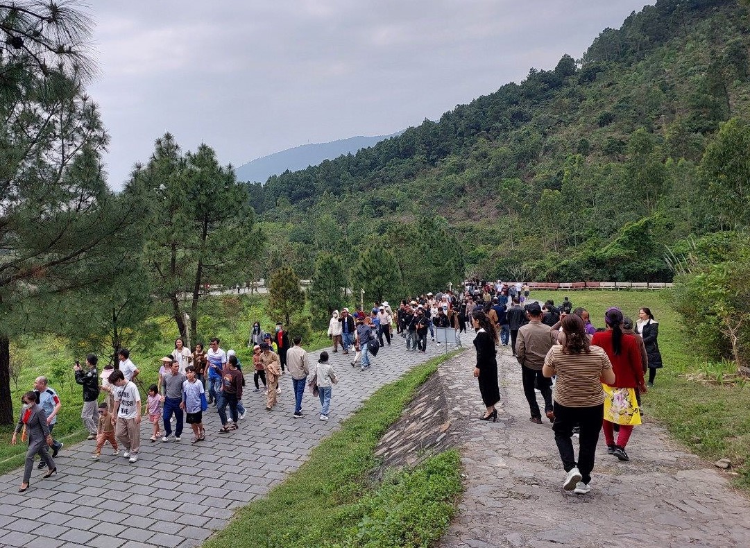 dau xuan dong nguoi no nuc vieng tham mo dai tuong vo nguyen giap hinh 1