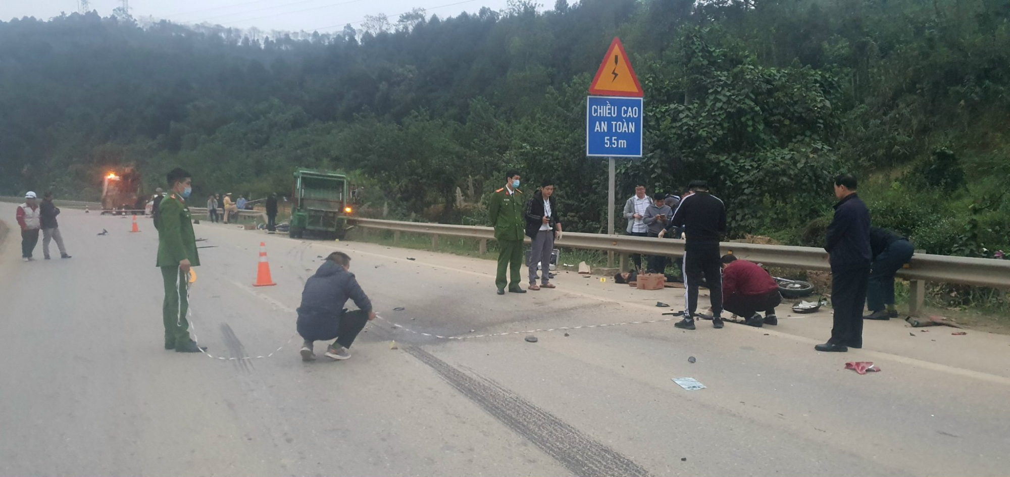 lao cai chi dao khan khac phuc hau qua vu tai nan giao thong tren cao toc lam 4 nguoi chet hinh 2