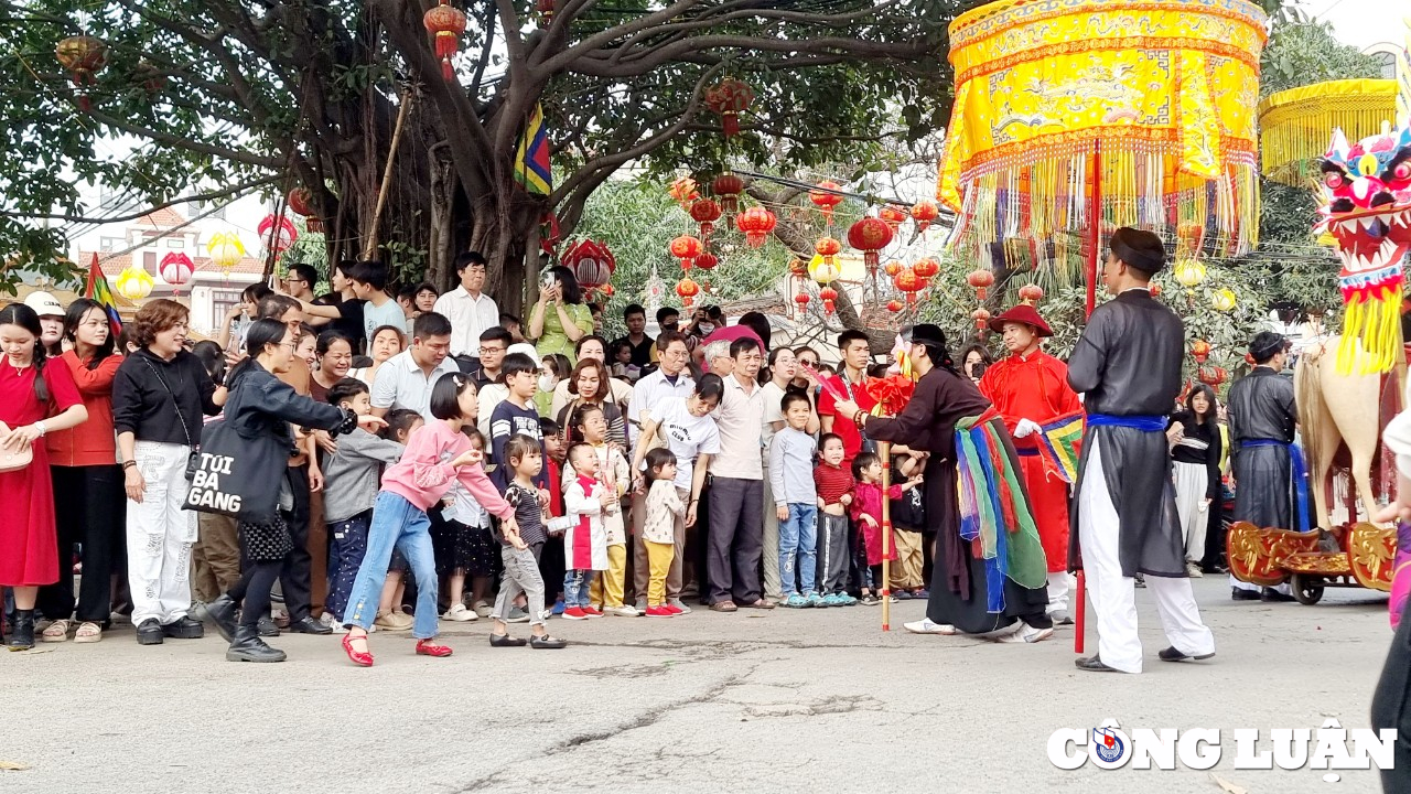 trai lang trieu khuc la loi trong dieu mua co con di danh bong hinh 6