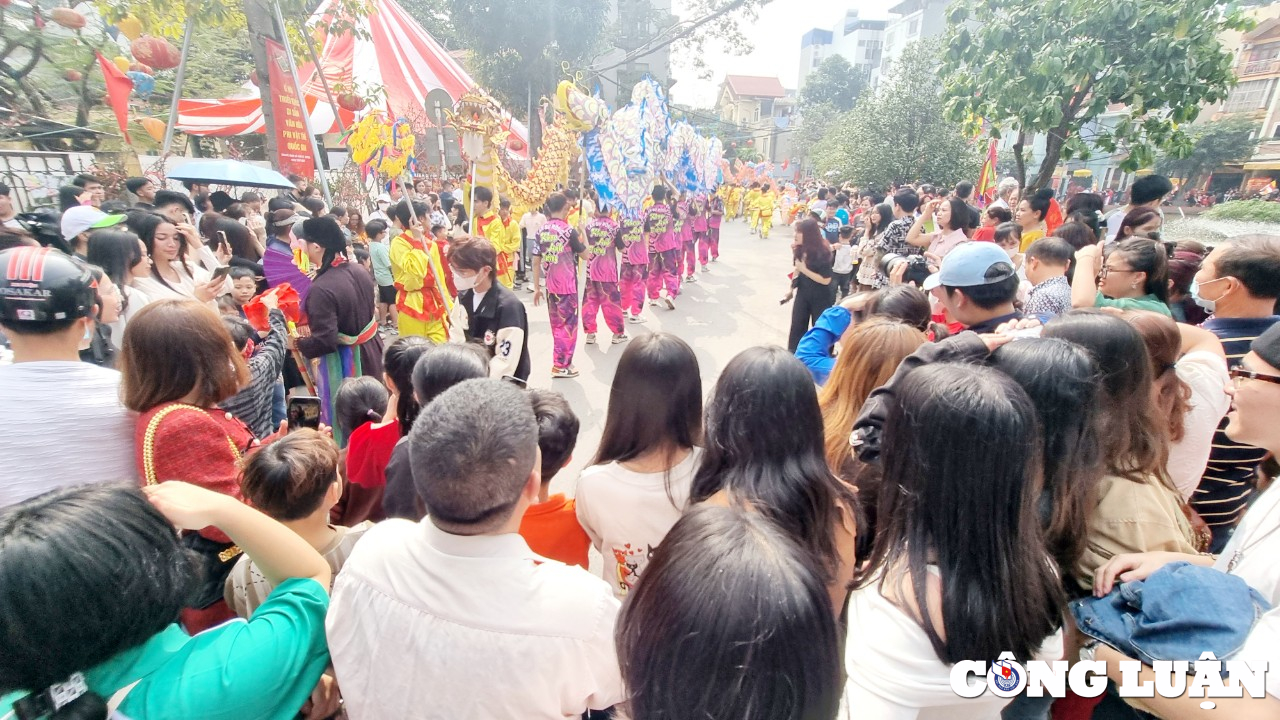 trai lang trieu khuc la loi trong dieu mua co con di danh bong hinh 2