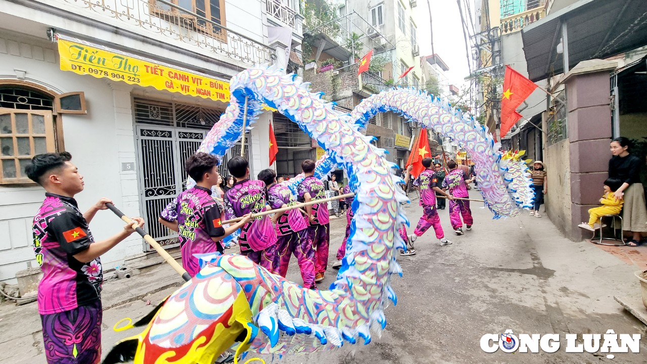 trai lang trieu khuc la loi trong dieu mua co con di danh bong hinh 8