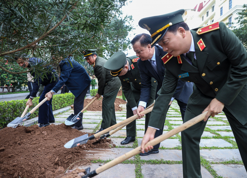 bo cong an phat dong tet trong cay nam 2024  vi mot viet nam xanh tai ninh binh hinh 2