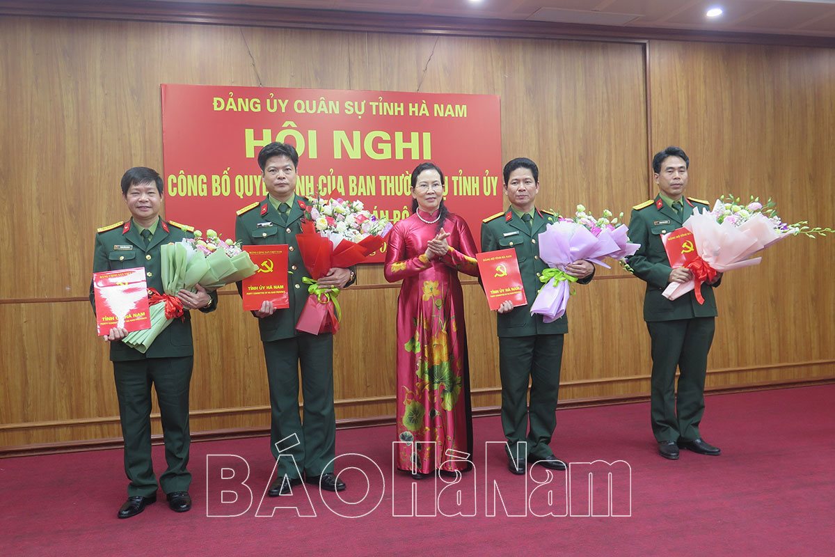 dang uy quan su tinh ha nam cong bo quyet dinh cua ban thuong vu tinh uy ve cong tac can bo hinh 1